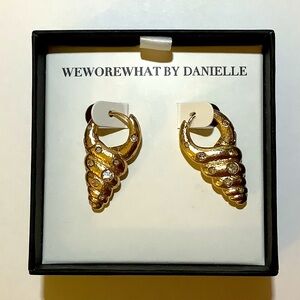 We Wore What By Danielle Spiral Conch Shell Earrings New
